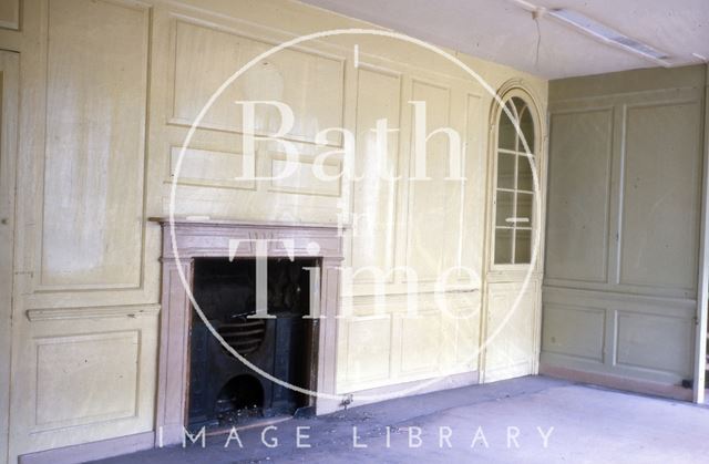 Panelling and fireplace, Manfield's boot and shoe shop, 23, High Street, Bath 1964