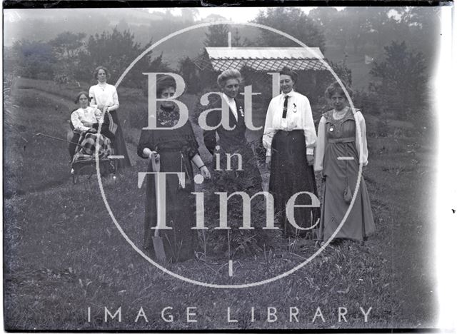 Suffragettes Jennie and Kitty Kenney, Florence Haig, Marion Wallace-Dunlop, Mary Blathwayt and Annie Kenney 1910